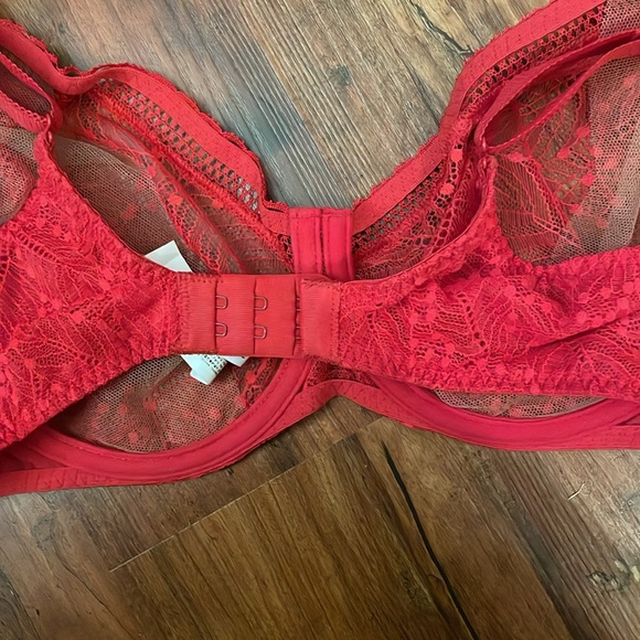 Simone Perele Vibrant Red Lace Bra - Picture 4 of 7